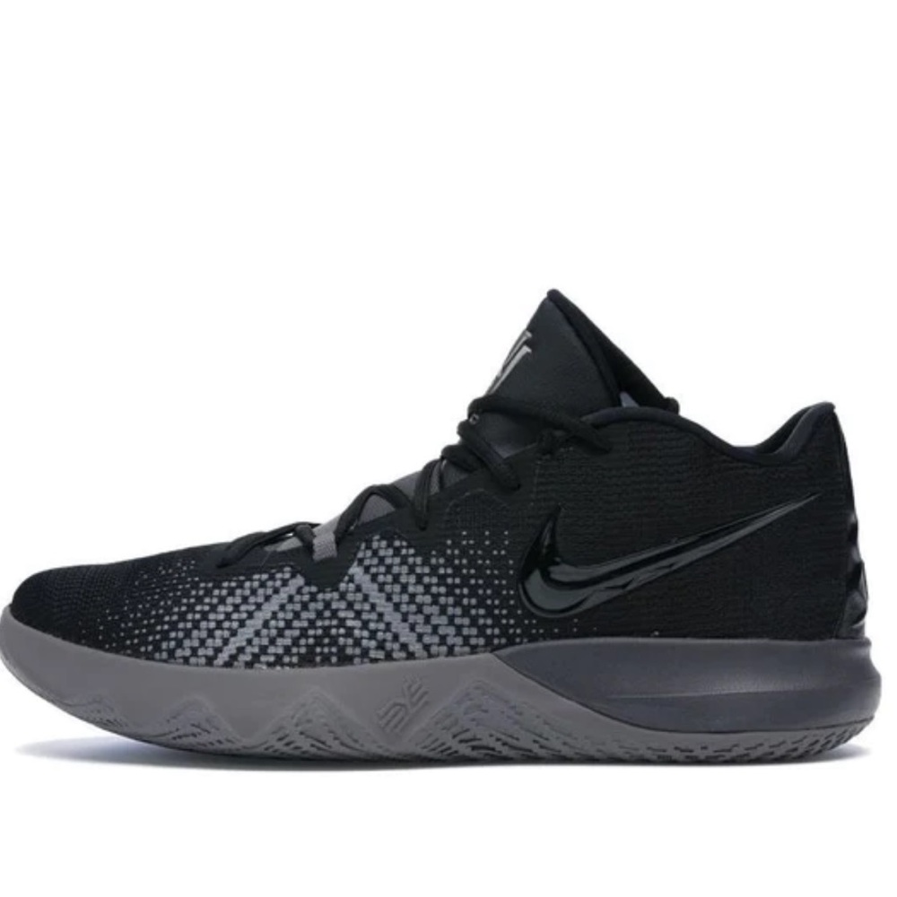 NIKE KYRIE Flytrap in Black Thunder Grey Gunsmoke